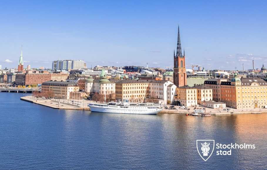 Bild von Stockholm mit dem Logo von Stockholms Stad